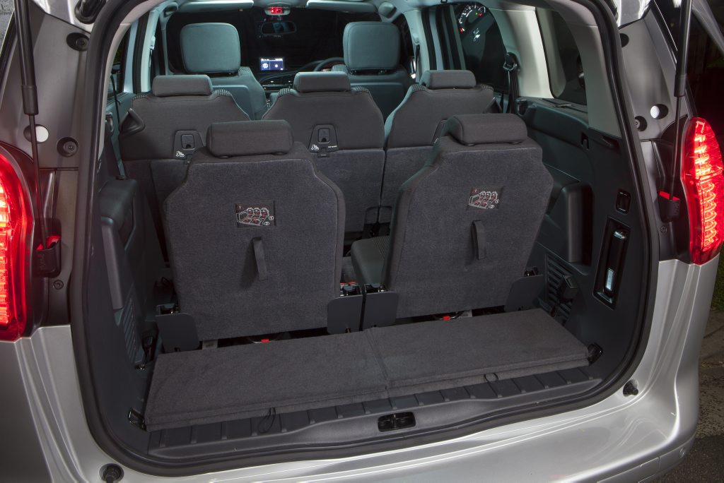 Inside the new Peugeot 5008. Inside the new Peugeot 5008.